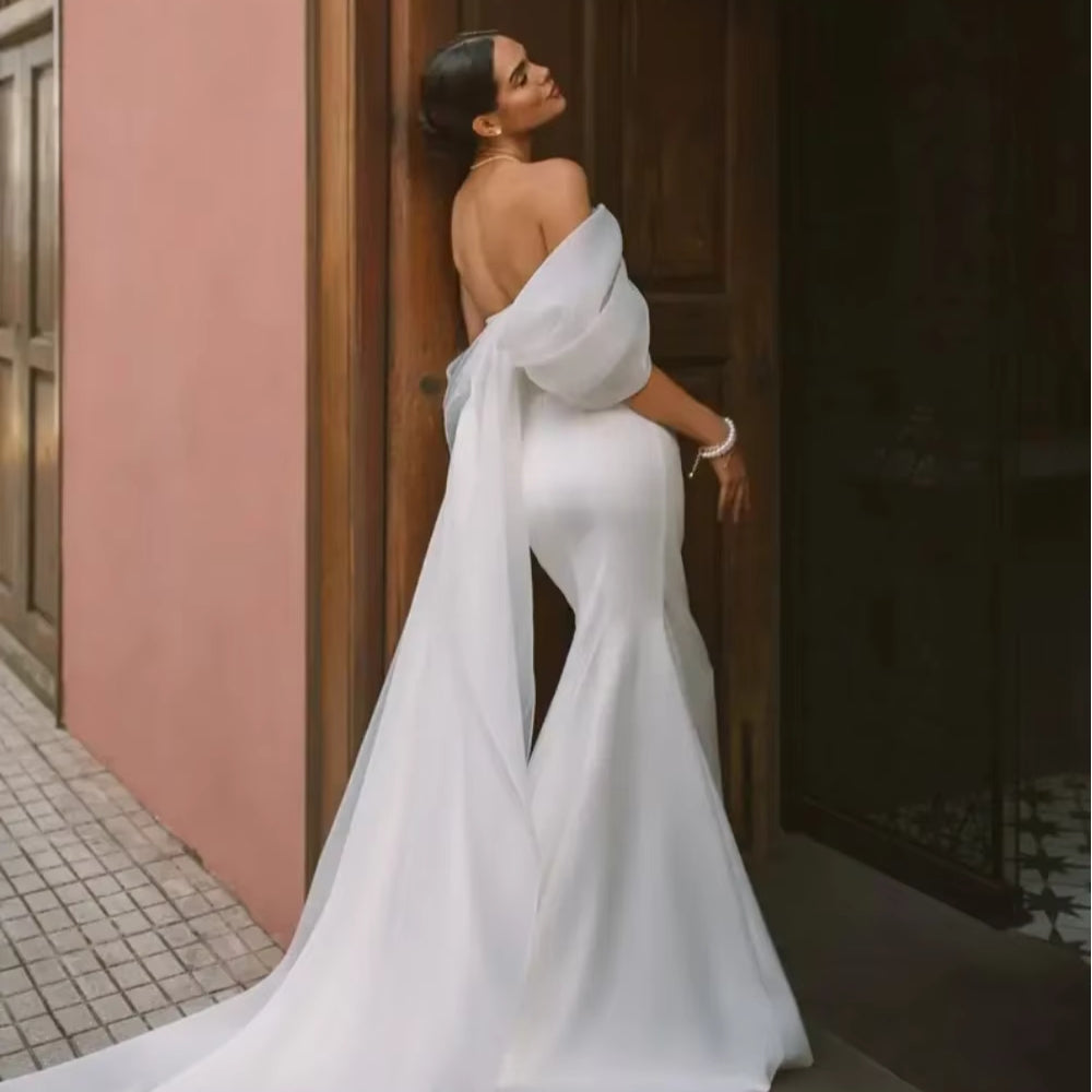 Robe blanche sirène cocktail de dos