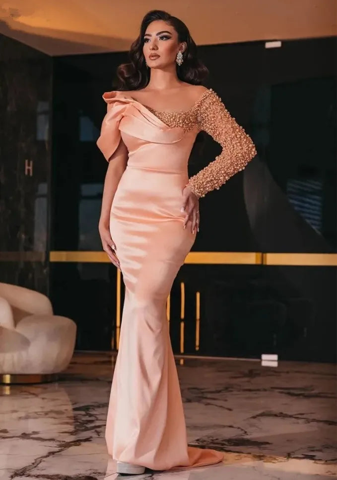 Robe sirène rose poudré brillante