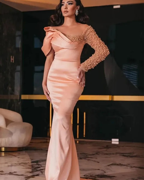 Robe sirène rose poudré brillante
